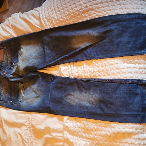 Men's Relaxed Fit Distressed Denim Jeans - Picture 6 of 7